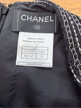 Chanel chain pattern tweed skirt.